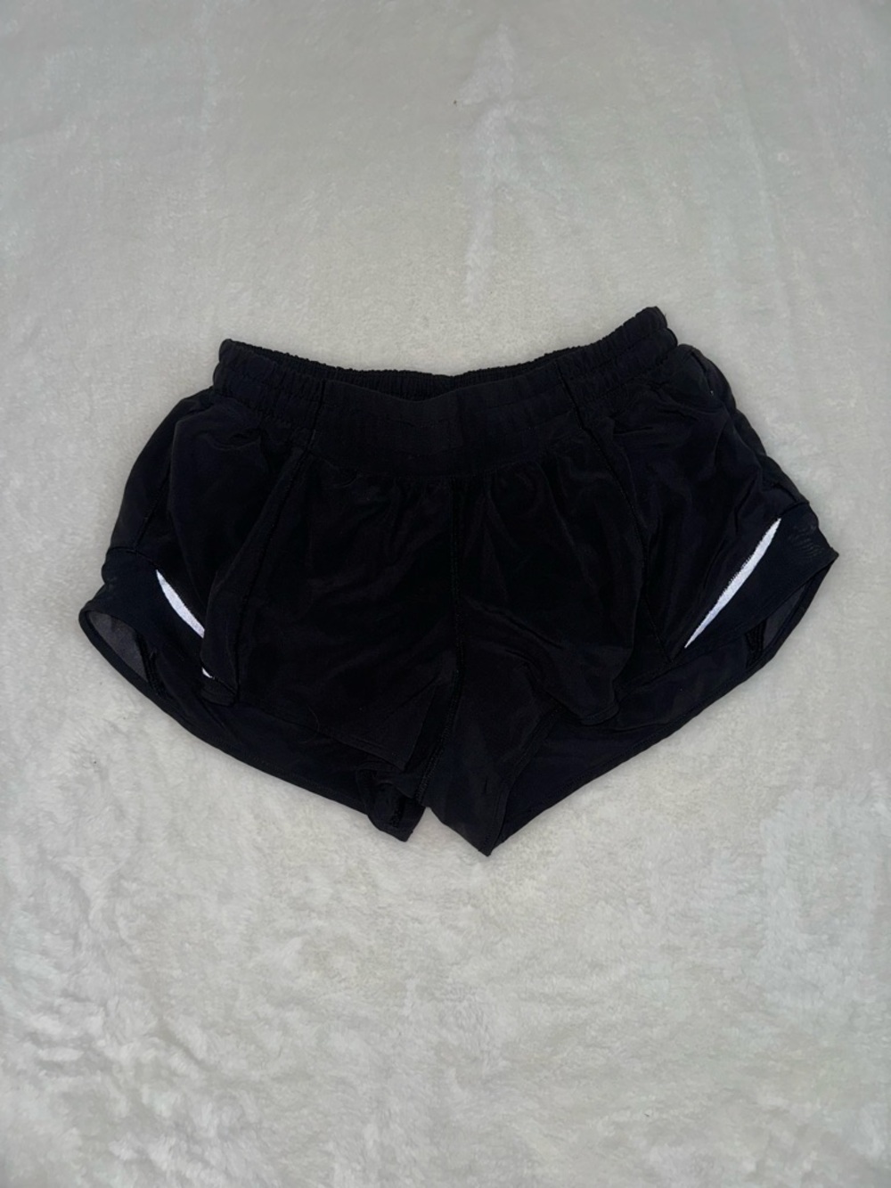 Lululemon HOTTY HOT LOW RISE SHORT 2.5"